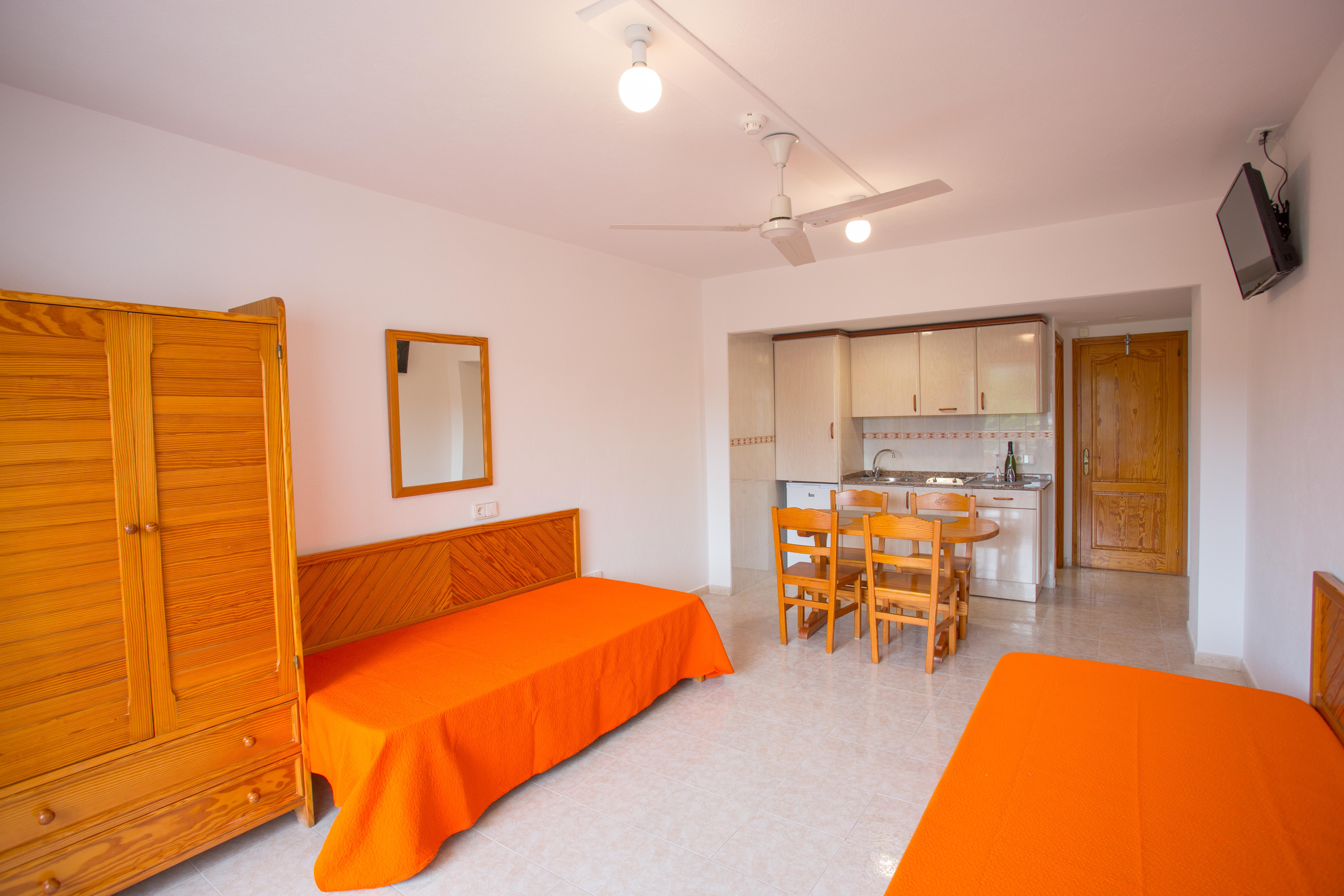 Apartamentos Zodiac San Antonio  Exterior foto