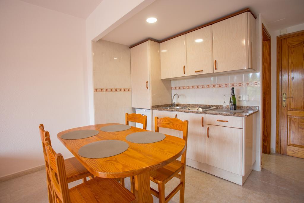 Apartamentos Zodiac San Antonio  Exterior foto