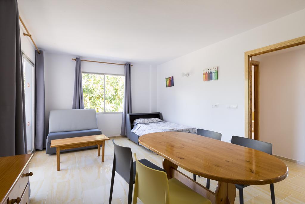 Apartamentos Zodiac San Antonio  Exterior foto